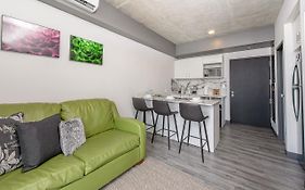 San Jose Apt With Fantastic Views, Parking And Air Conditioning